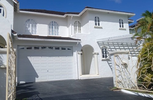 Paynes Bay House | Beautiful spacious holiday home private shared pool with neighbour nr Sandy Lane