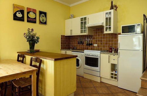 Acquasparta Apartment | Beautiful spacious 2 bedroom, vacation apartment in Umbrian Town Villa