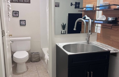 Whitehall Hotel | Beautiful spacious, pet friendly, 2 beds, 1 bath