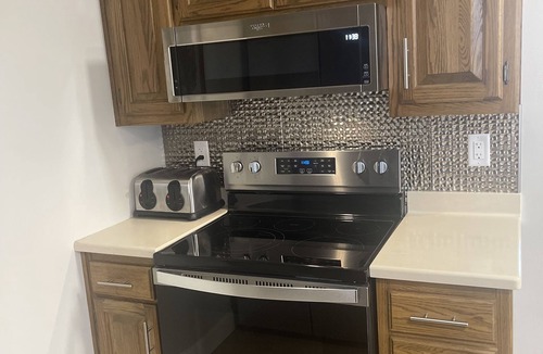 Appleton House | Beautiful spacious property 4 sleeping areas and 3 full baths can sleep up to 8
