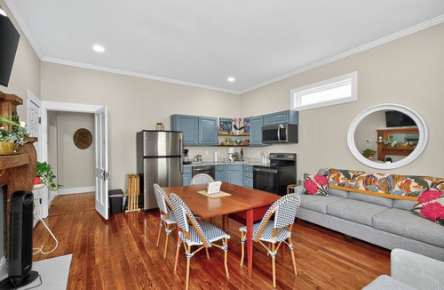 Springfield House | Beautiful, Spacious & Newly renovated home in the heart of downtown Springfield.
