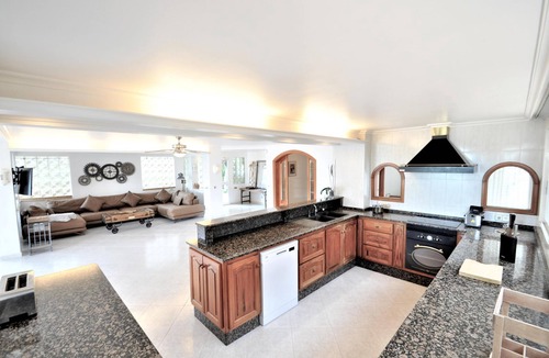 Sa Cabaneta Villa | Beautiful spacious vacation home for families with a big swimming pool, garden and games room. - Free Wifi