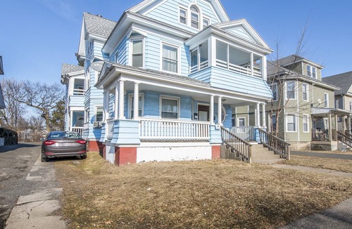 Springfield House | Beautiful Springfield rental- close to MGM And Basket ball hall of fame