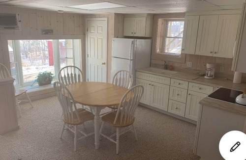 Boothbay Harbor Apartment | Beautiful Studio in downtown Boothbay Harbor