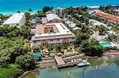 Bradenton Beach Apartment | Beautiful studio unit at resort, sleeps 2