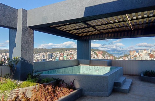 La Carolina Apartment | Beautiful Studio - 13th floor view - La Carolina - Jacuzzi