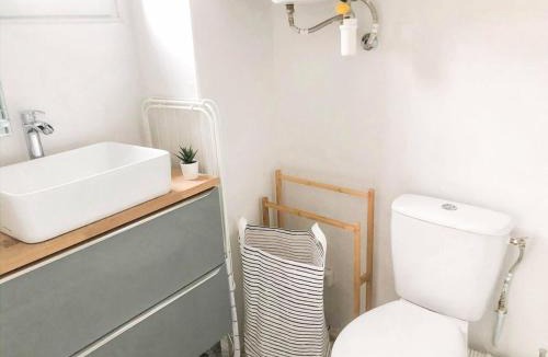 Talence Apartment | Beautiful studio 200 from tram B