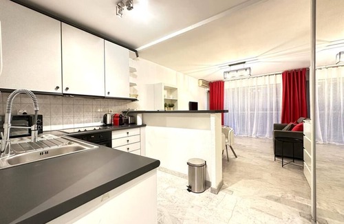 Antibes Apartment | Beautiful studio in the heart of Juan les Pins 300m from the Beaches