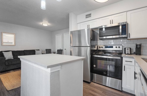 University Hills and Windsor Park Apartment | Beautiful Studio in University Hills t4fr