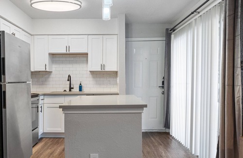 University Hills and Windsor Park Apartment | Beautiful Studio in University Hills 8lc1