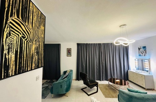 Jumeirah Villa | Beautiful Studio in villa Dubai Burj Khalifah View