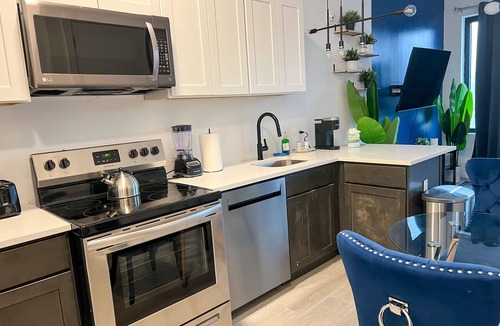 Elizabeth Apartment | Beautiful Studio Near Airport iepb