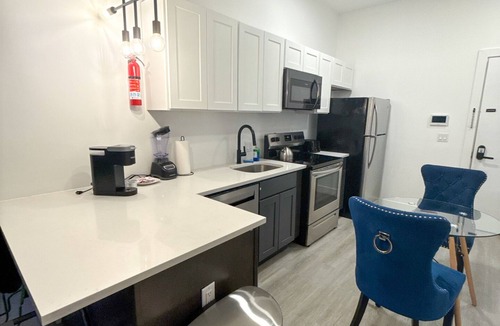 Elizabeth Apartment | Beautiful Studio Near Airport iepb