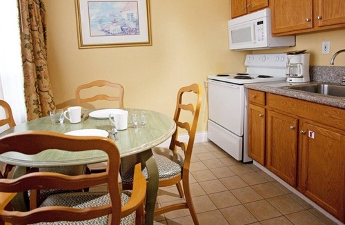 Downtown Reno Apartment | Beautiful studio unit at resort, sleeps 4