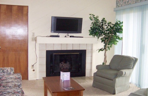 Bellaire Apartment | Beautiful studio unit at resort, sleeps 4