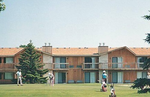 Mishicot Apartment | Beautiful studio unit at resort, sleeps 2