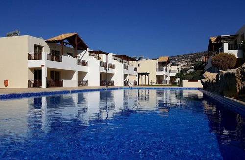 Peyia Town Apartment | Beautiful studio with shower room, full kitchen, poolside, FREE WIFI
