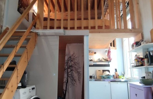 La Croix Rousse Apartment | Beautiful sunny studio with bedroom corner, in old building with courtyard