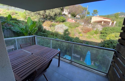 La Valette-du-Var Apartment | Beautiful T2 with swimming pool - near park