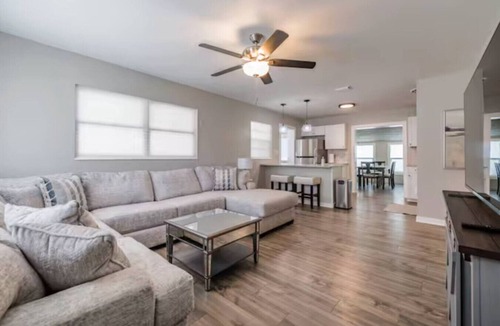 Sun Bay South House | Beautiful Tampa Pool/Hot Tub Home-Spacious Yard