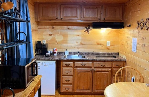 Markham Cabin | ★Beautiful Texas ranch retreat with lake.cabin#1 ★