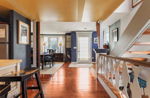 Branford House | Beautiful three-bedroom shoreline house