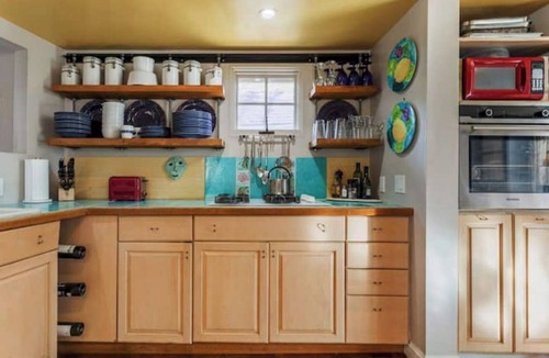 Branford House | Beautiful three-bedroom shoreline house