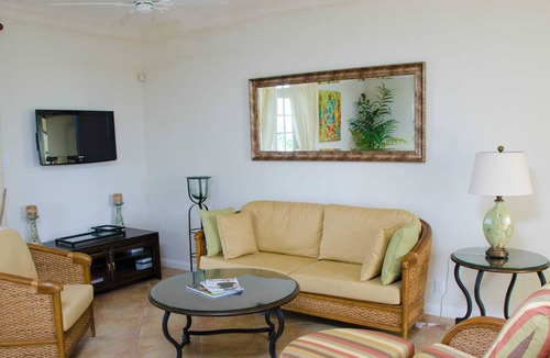Vuemont House | Beautiful three bedroom villa in gated community