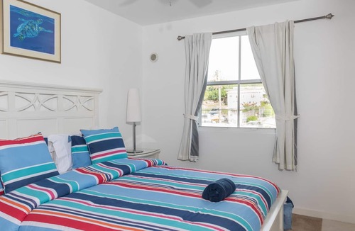 Weston Villa | Beautiful Three Bedroom Property