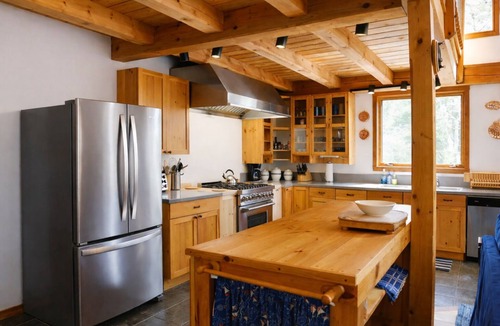 Sebascodegan Island House | Beautiful timber framed home with comfortable furnishings, on the ocean and close to Brunswick!