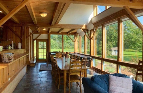 New Haven House | Beautiful timber frame just minutes to Middlebury!