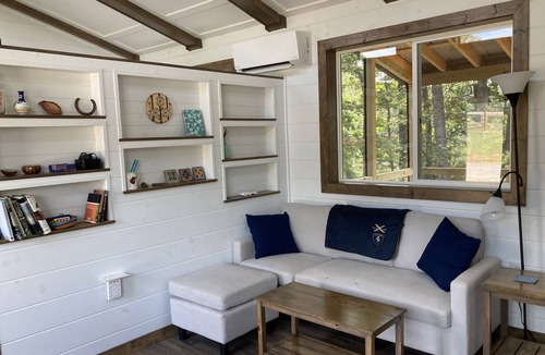 Landrum House | Beautiful Tiny Home on Lovely Horse Farm!! Nature views and seasonal gardens!