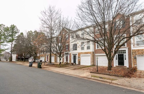Lowes Island House | Beautiful Townhome