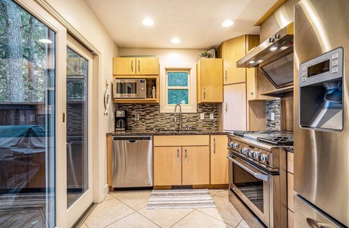 Mayfield House | Beautiful Traverse City Lakehouse - pets allowed