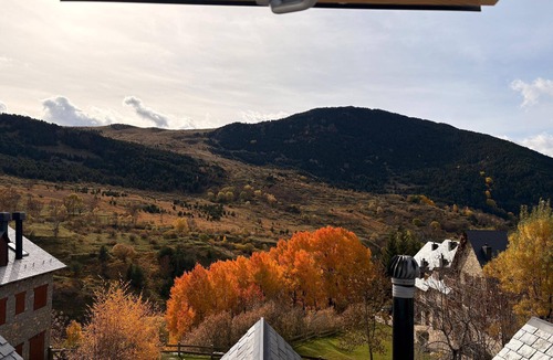 Pla de l'Ermita Apartment | Beautiful triplex with garden and Wifi Puig Falcó 1 Vall de Boí