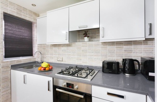 Islington House | Beautiful Twin Room Next To Holloway Station 1