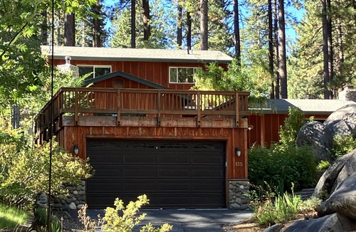 Skyland Ski Chalet | Beautiful two level Chalet in upscale lakefront neighborhood