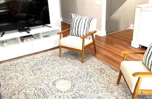 River North Apartment | Beautiful Unit CHI in Prime River North - top floor