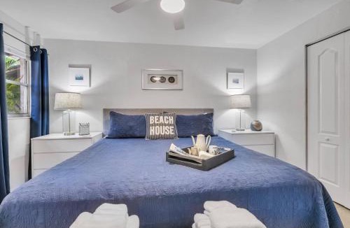 Central Sarasota Apartment | Beautiful Updated 2Bedroom Suite minutes to Downtown, Amazing Beaches, Restaurants, Theaters and MORE