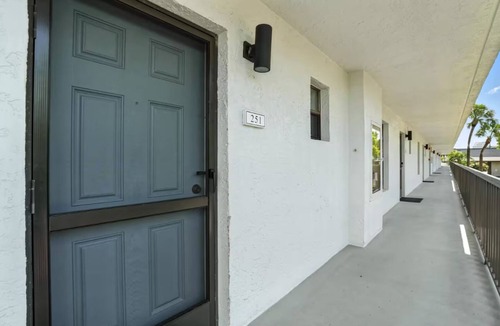 Park Shore Apartment | Beautiful Updates - Relaxing Views - Close to Pool