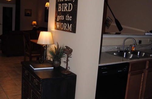 Pigeon Forge Condo | Beautiful Upgraded Luxury Condo in Great Location with Mtn Views & Great Beds