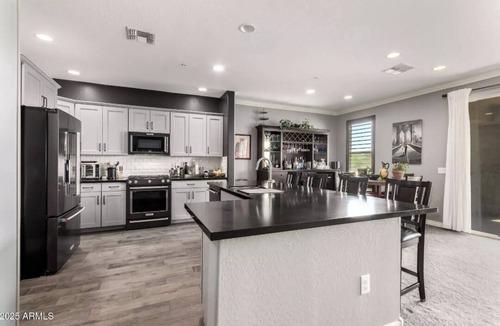 Sonoran Foothills Condo | Beautiful upscale unfurnished condo in north Phoenix