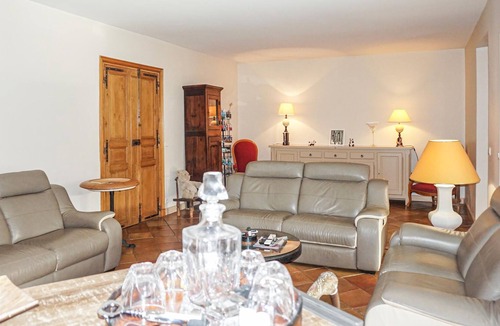 Saint-Chinian House | Beautiful vacation home with private pool and pretty fenced garden in St. Chinian in the Hérault, ju