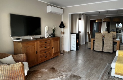 Vallgornera House | Beautiful vacation home with sea view for 7 people