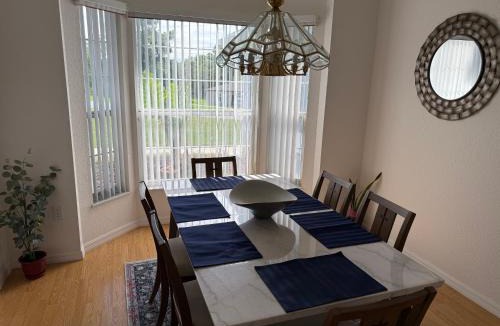 Spring Hill House | Beautiful vacation house on the hill