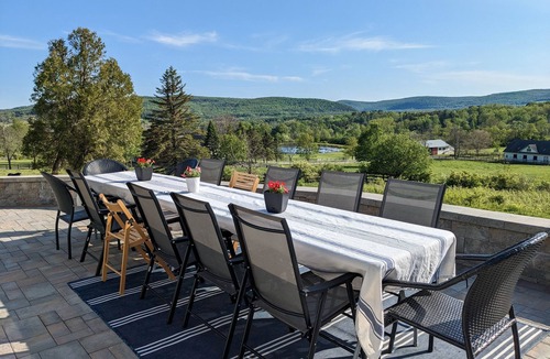 Caroline House | Beautiful Valley View 10 min from Cornell