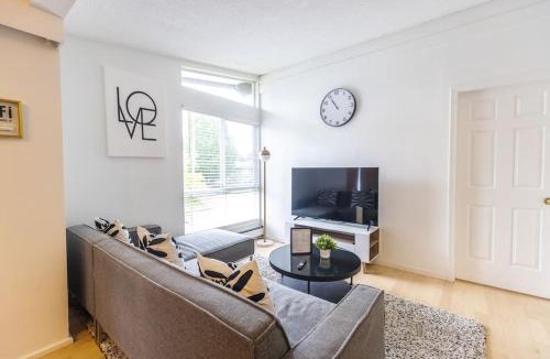 Renfrew-Collingwood House | Beautiful Vancouver Special Home
