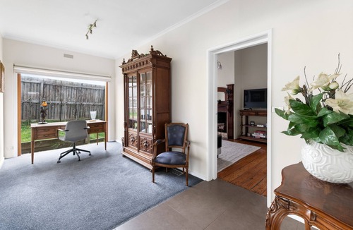 Portarlington House | Beautiful Victorian Home With Amazing Views and Centrally Located