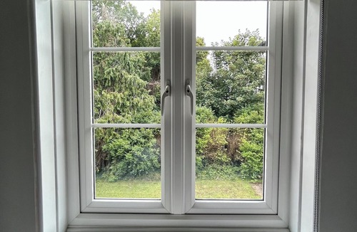 Epsom Cottage | Beautiful Victorian cottage in Ashtead easy access to London set in countryside