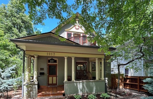 Newlands House | Beautiful Victorian Home in Downtown Boulder. Walk to Pearl St, Shops, & Dining